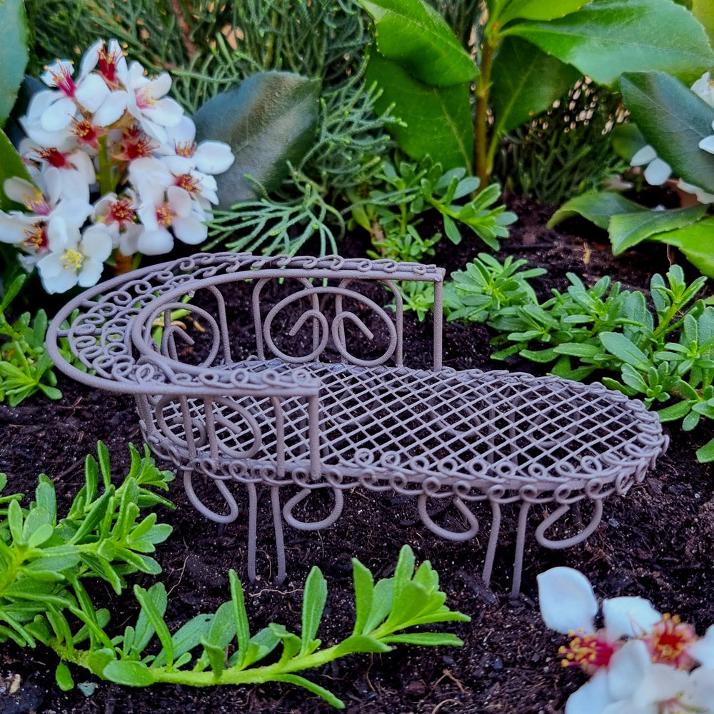 Metal Chaise Lounge - Rust Brown