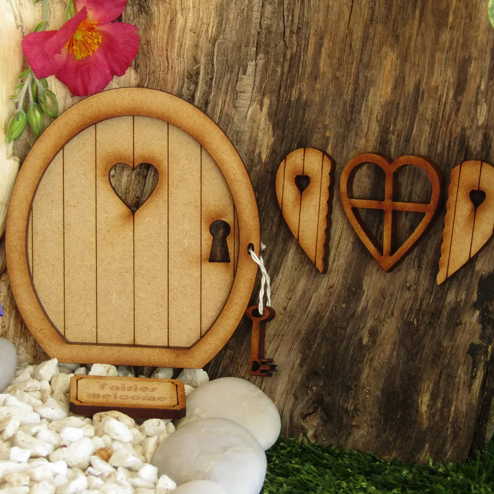 DIY Mini &quot;Key to My Heart&quot; Fairy Door