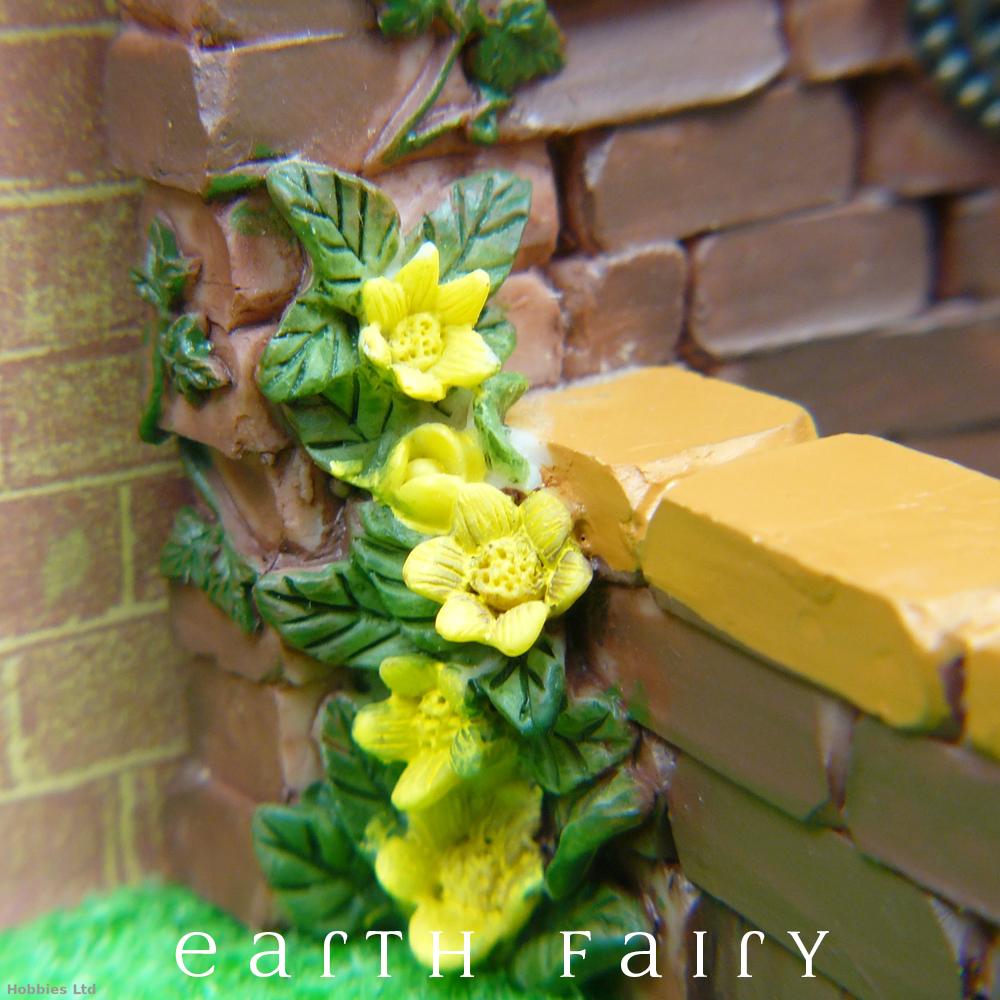 Fountain Pond - Yellow Climber Close Up | Fairy Garden Ponds - Australia | Earth Fairy