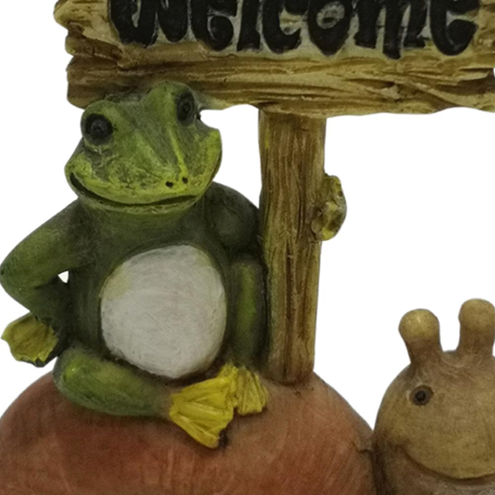 Close up view of the Frog &amp; Snail Welcome Sign for the Fairy Garden