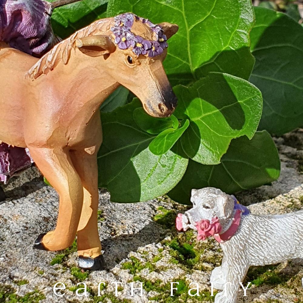 Patti the Pony, from The Wild Ones Animal Figurine Collection by Earth Fairy
