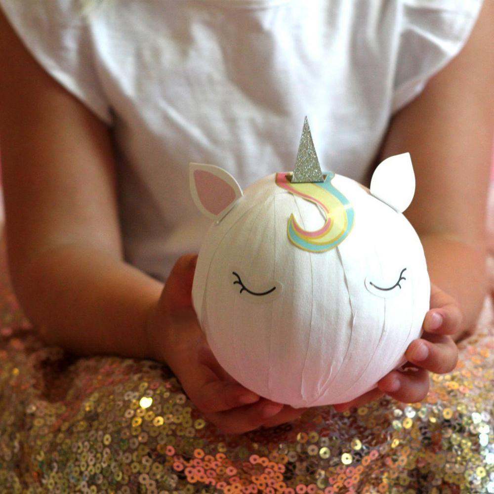 Unicorn Wonderball, a pass the parcel unicorn themed party game